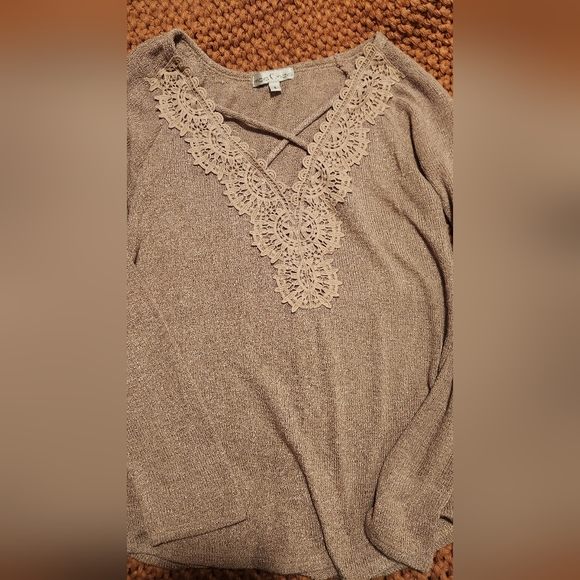 Top - Picture 3 of 3